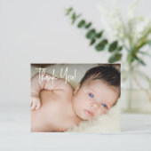 Aangepaste Baby Foto Minimale Modern Script Dank u Aankondigingskaart (Staand voorkant)