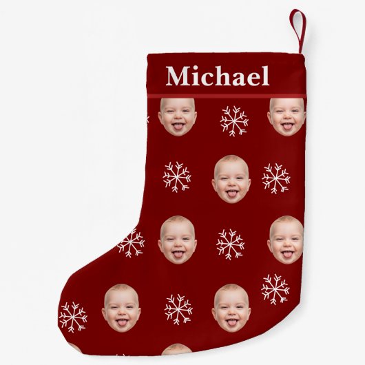 Aangepaste Baby Gezicht & Naam Rode Sneeuwvlok Kleine Kerstsok (Achterkant)