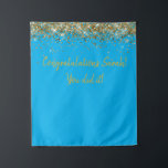 Aangepaste backdrop GraduPartij Foto Booth Gold Wandkleed<br><div class="desc">Aangepaste achtergrond voor fotocabine,  jubileumachtergrond Helder blauw en goud,  Sparkle achtergrond voor verjaardagsfeest,  Glinkel Glitter achtergrond voor afstuderen,  Party Photo Booth achtergrond Sparkly,  Gepersonaliseerde afstuderen Party Photo Booth,  Afstudeerfeest Photo Prop Photobooth,  College University 2025 Masters PhD,  High School Kindergarten Uni Bachelors,  Nursing Celebration of afstudeerder Degree</div>