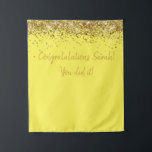 Aangepaste backdrop GraduPartij Foto Booth Gold Wandkleed<br><div class="desc">Aangepaste achtergrond voor fotocabine,  jubileumachtergrond geel en goud,  sprankelende achtergrond voor verjaardagsfeest,  twinkle glitter achtergrond voor afstuderen,  feestfotocabine achtergrond sprankelend,  gepersonaliseerde afstuderen feestfotocabine,  afstudeerfeest fotocabine,  universiteitsuniversiteit 2025 Masters PhD,  middelbare school kleuterschool uni bachelors,  Nursing Celebration of afstudeerder degree</div>