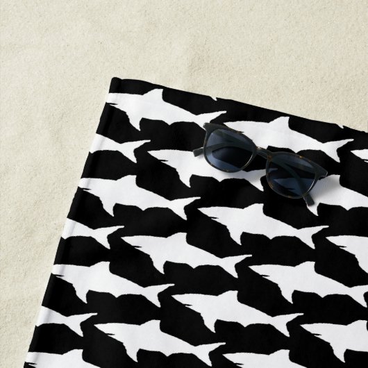 Aangepaste badhanddoek met een groot wit haaienpat (In situ)