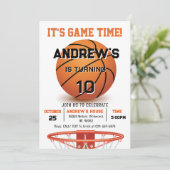 Aangepaste basketbal verjaardag met foto uitnodigi kaart (Staand voorkant)