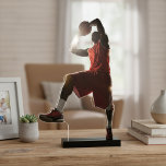 Aangepaste basketbalspeler Foto beeldje<br><div class="desc">Laat elke slamdunk zien | Leg de actie en energie van basketbal vast met ons aangepaste fotobeeldje, ontworpen om uw favoriete speler te vieren. Met een kristalhelder acrylfront en een strakke glanzende zwarte achterkant, verandert dit precisiegesneden stuk uw gekoesterde basketbalmomenten in een opvallende aandenken. Ideaal voor spelers, fans en coaches,...</div>