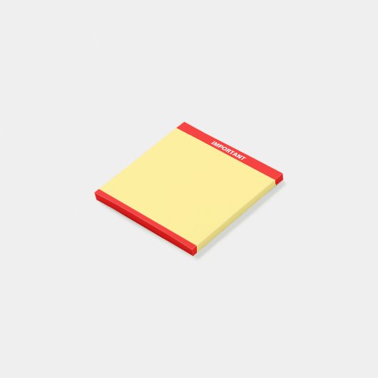 Aangepaste belangrijke tekst op rood en geel post-it® notes (Schuin)