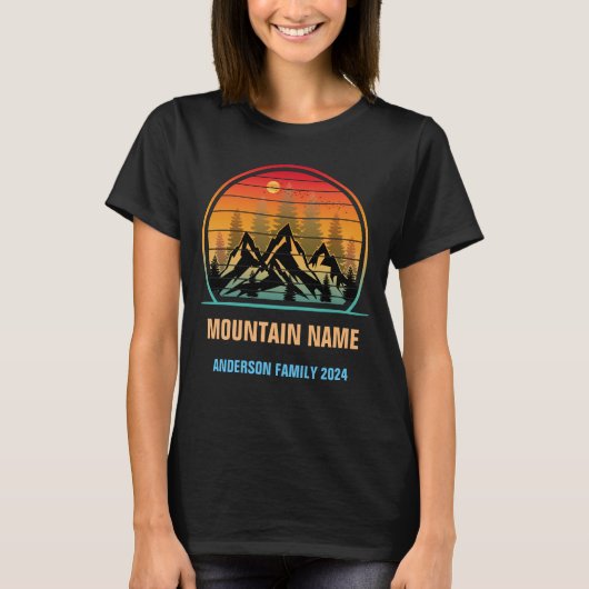 Aangepaste bergen gezinskamperen t-shirt (Voorkant)