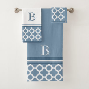 Aangepaste Bermuda Gray Blue White Ikat Quatrefoil Bad Handdoek