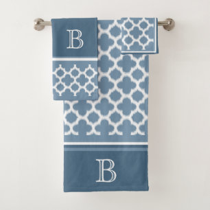 Aangepaste Bermuda Gray Blue White Ikat Quatrefoil Bad Handdoek