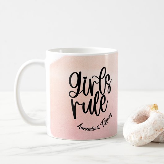 Aangepaste BFF Name Girls Rule Friendship Koffiemok (Met donut)