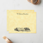 Aangepaste bibliotheek van  boeken en schrijfquill notitiekaartje (Voorkant / Achterkant in situ)