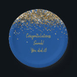 Aangepaste Blauw en Goud Graduation Party Glitter Papieren Bordje<br><div class="desc">Aangepast afstudeerfeest Papier bord,  Blauw en Goud Ronde Sparkle,  Sparkly Twinkle Glitter Haar Feest,  Gepersonaliseerde afstudeerder Klasse van 2025,  afstuderen PhD High School UNI,  Bachelor Nursing College Degree 2026,  Universitair Master MBA Law Doctor,  Nurse Practitioner Teacher CPA MD,  Doctoraat in de gunst Engineer JD MPA,  Medisch zesde voor Artsenassistent</div>