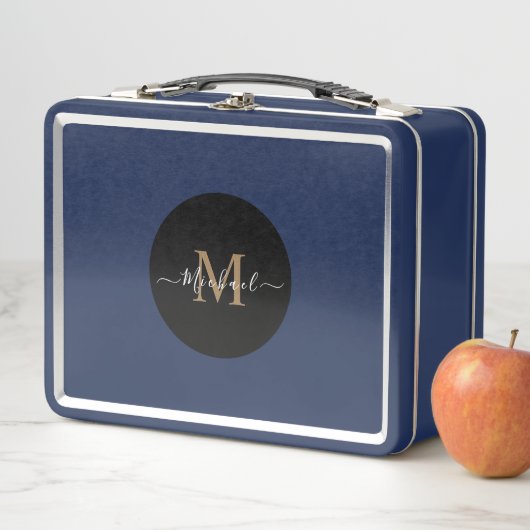 Aangepaste blauwe lunchbox – naam en QR-code (In situ)