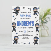 Aangepaste Blauwe Ninja-jongen Warrior-verjaardags Kaart (Staand voorkant)