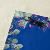 AANGEPASTE BLAUWE PAARSE BLOEMWITTE TYPOGRAFIE STRANDLAKEN (In situ)