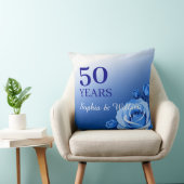 Aangepaste blauwe roos jubileumcadeau jaren & name kussen (Stoel)
