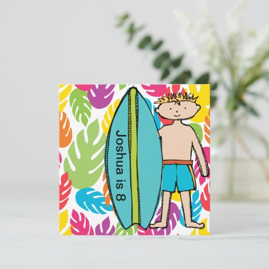 Aangepaste blond Boy Surfer Birthday nodigt uit Kaart (Staand voorkant)