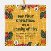 Aangepaste Boho Groovy Eerste Kerstmis Familie van Keramisch Ornament (Voorkant)
