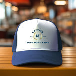 Aangepaste Boot Kapitein Monogram Gouden Laurel Na Trucker Pet<br><div class="desc">Custom modern vintage boat hat with cool navy blue nautical lettering reading CAPTAIN,  your monogram in a printed golden laurel,  and your personalized boat name. Great gift for a boating trip,  your own sailboat,  yacht,  or boat crew.</div>