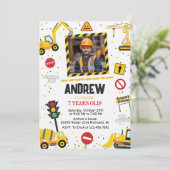 Aangepaste bouw verjaardagsfeest uitnodiging met a (Staand voorkant)