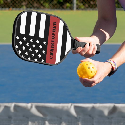 Aangepaste brandweervlag met rode lijn pickleball paddle (Insitu)