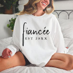 Aangepaste bruid Verloving Gift Gepersonaliseerde  Trui<br><div class="desc">Introductie van onze "Custom Bride Verloving Gift gepersonaliseerde verloofde sweatshirt" - de perfecte manier om uw reis naar het worden van een mevrouw te vieren en uw spannende verloving status te laten zien. Dit gepersonaliseerde sweatshirt is niet alleen een gezellige en stijlvolle aanvulling op je garderobe; het is een symbool...</div>