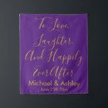 Aangepaste bruiloft achtergrond Paarse gouden prop Wandkleed<br><div class="desc">Aangepaste bruiloft receptie fotocabine,  gepersonaliseerde ceremonie achterzijde drop prop,  aangepaste paar naam banner bewegwijzering,  om te houden van lachen en gelukkig,  altijd na verlovingsfeest achtergrond,  gepersonaliseerde hoofd tafel budget decor,  elegante kalligrafie vrijgezellenfeest voor hen,  moderne decoratie eenvoudige wandtapijt,  minimalistische girly script welkomstbord,  rustieke minimal photobooth paarse gouden</div>