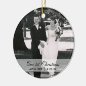 Aangepaste bruiloft | Eerste kerstfotoversiering Keramisch Ornament (Links)