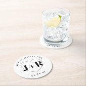 Aangepaste bruiloft Monogram Initialen met hart Ronde Kartonnen Onderzetter (Insitu)