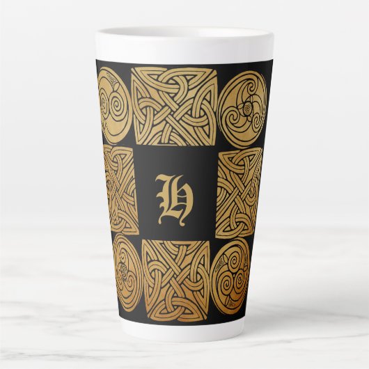 Aangepaste Celtic Knotwork Cross Latte Mok (Voorkant)