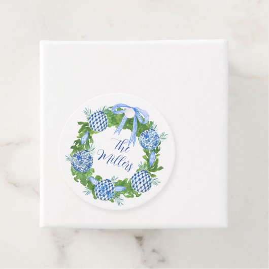 Aangepaste Chinoiserie Holiday Wreath, Grandmillen Bedankjes Labels (In situ)