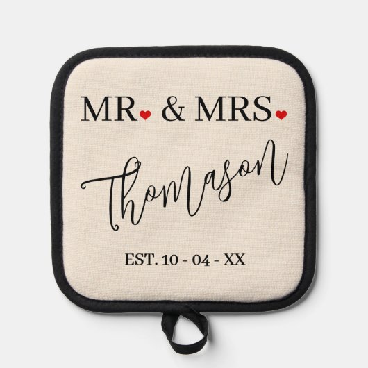 Aangepaste chique Mr en Mrs Achternaam en harten Pannenlap (Voorkant)