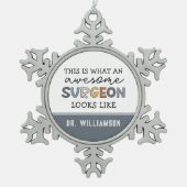 Aangepaste chirurg Geweldige chirurgische schenkin Tin Sneeuwvlok Ornament (Voorkant)