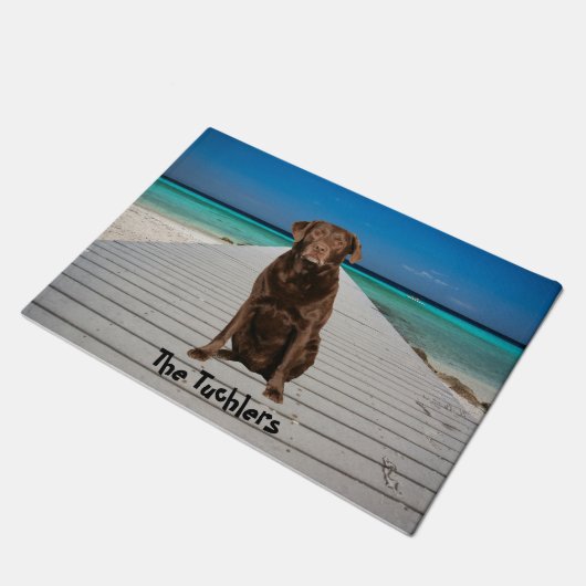 Aangepaste chocolade labrador op strand deurmat (Schuin)