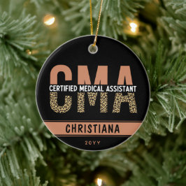 Aangepaste CMA Certified Medical Assistant Leopard Keramisch Ornament