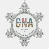 Aangepaste CNA Certified Nursing Assistant-cadeaus Tin Sneeuwvlok Ornament (Voorkant)