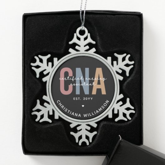 Aangepaste CNA Retro Certified Nursing Assistant-c Tin Sneeuwvlok Ornament (Kistje)