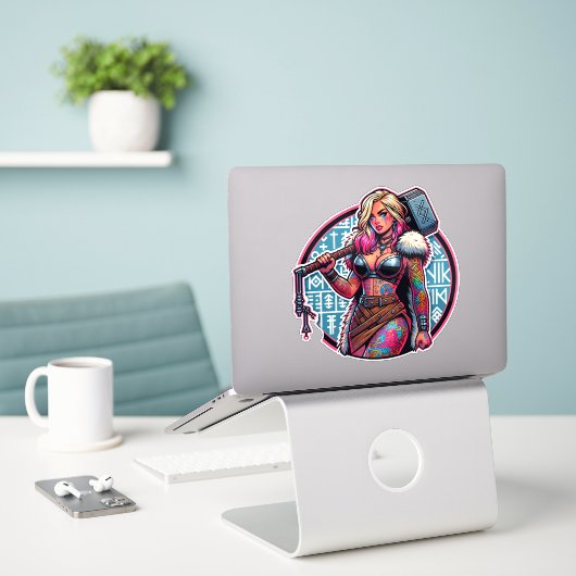 Aangepaste-Cut Vinyl Sticker: Warrior Woman Sticker (Laptop op bureau)