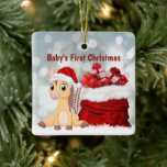 Aangepaste Cute Foal Baby's eerste kerstpaard Keramisch Ornament<br><div class="desc">Het ornament van de eerste kerstvakantie van deze paardenbaby is voorzien van een schattig veulens met een kersthoed. Het is een geweldige keuze voor zowel jongens als meisjes. Hij zit voor de rode en witte cadeautas van de kerstman vol cadeaus. Het kan worden gepersonaliseerd met een naam, een jaar of...</div>