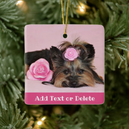 Aangepaste Cute Yorkie Puppy met roze rozen Keramisch Ornament
