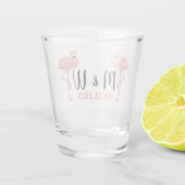 Aangepaste datum Monogram Schattige Fun Pink Flami Shot Glas (Achterkant)