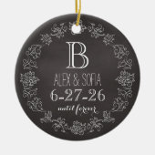 Aangepaste datum van het Monogram van het Chalkboa Keramisch Ornament (Voorkant)