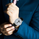 Aangepaste datum Vetgedrukte kruis Horloge<br><div class="desc">Dit Christelijke mannen horloge heeft een aangepaste datum en een gedurfd kruis,  waardoor het een geweldig cadeau is voor bevestigingen,  eerste communies,  bruiloften of een ander verjaardagscadeau voor hem. Herinner een datum met stijl met dit gepersonaliseerde horloge.</div>