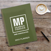 Aangepaste Eenvoudige Olive Green Monogram Busines Planner