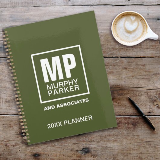 Aangepaste Eenvoudige Olive Green Monogram Busines Planner