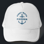 Aangepaste eerste stuurman boot nautische anker ma trucker pet<br><div class="desc">Aangepaste boot pet met een marineblauw nautisch anker lezen FIRST MATE en uw gepersonaliseerde naam. Geweldig cadeau voor een boottocht,  je eigen zeilboot,  jacht of bootbemanning.</div>