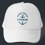 Aangepaste eerste stuurman boot nautische anker ma trucker pet<br><div class="desc">Aangepaste boot pet met een marineblauw nautisch anker lezen FIRST MATE en uw gepersonaliseerde naam. Geweldig cadeau voor een boottocht,  je eigen zeilboot,  jacht of bootbemanning.</div>