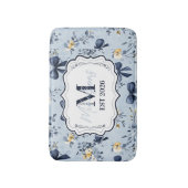 Aangepaste Elegante Blauwe Strik Bloemige Monogram Badmat (Voorkant Verticaal)