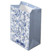 Aangepaste Elegante Franse  Blauwe Bloemen Medium Cadeauzakje (Voorkant Gekanteld)