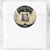 Aangepaste engelenvleugels met foto ter nagedachte ronde sticker (Tas)