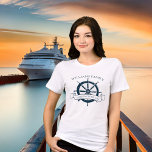 Aangepaste Familie Cruiseschip Nautisch Wiel Vrouw<br><div class="desc">Chique aangepaste zomervakantie dames tri-blend T-shirts voor uw strandcruise op de oceaan met een marineblauw stuurwiel. Dit nautische themaontwerp is ideaal voor stijlvolle bijpassende familiereünie-t - shirts om de speciale reis te herdenken. Personaliseer met uw achternaam en jaar.</div>