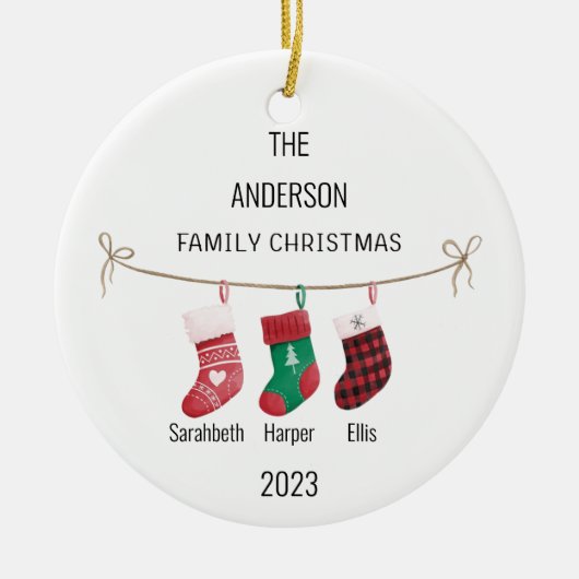 Aangepaste Familie van 3 Kousen Naam & Jaar Kerstm Keramisch Ornament (Voorkant)